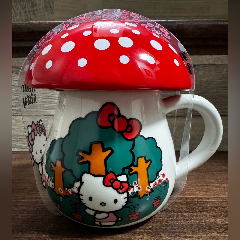 Hello Kitty Sculpted Ceramic Mushroom Mug with Lid - NEW - 16oz